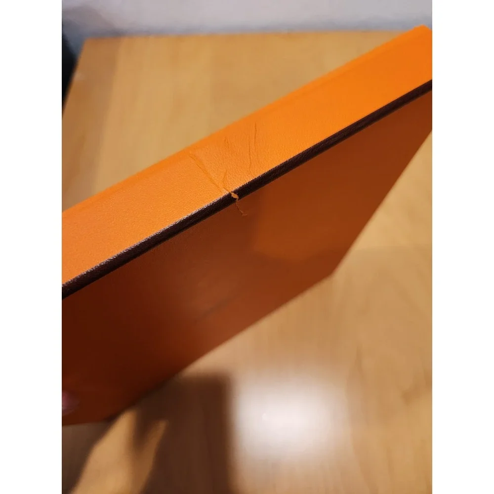 Hermès Les Voitures 100% Silk Scarf Carriage Print Gray Red w/ Box France‎ - Picture 6 of 6